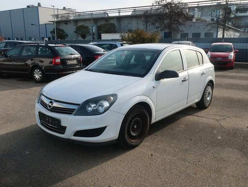 Gebraucht Opel Astra Basis 116 PS (85 kW) 2009 Weiß Limousine