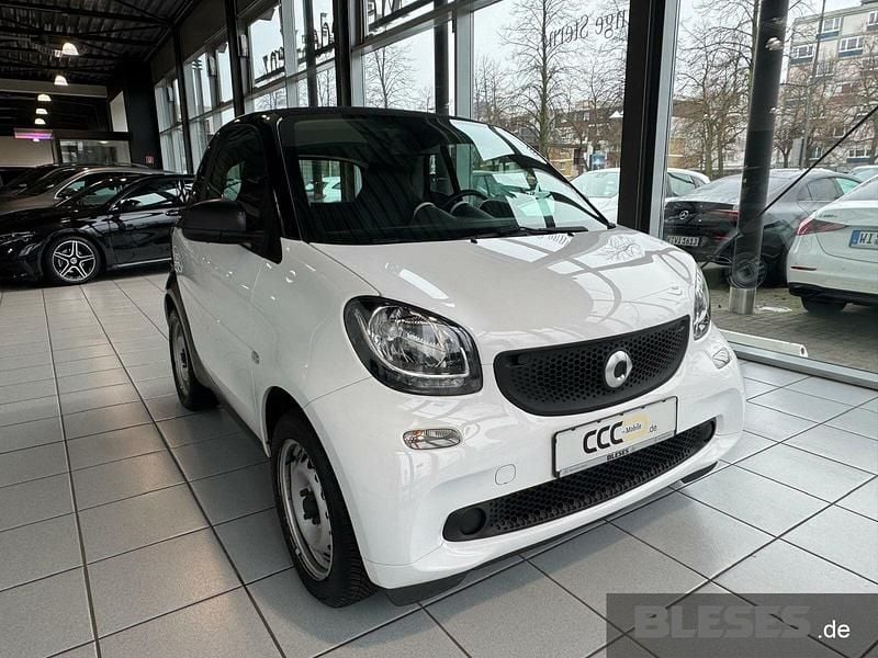 Gebraucht Smart ForTwo Coupé 71 PS (52 kW) 2018 Bodypanels in white Coupé