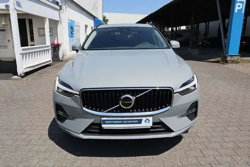 Gebraucht Volvo XC60 Core 197 PS (144 kW) 2024 Vapour grey SUV