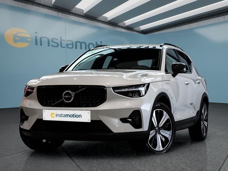 Weiß Gebraucht 2022 Volvo XC40 Plus SUV | 36.799 € (Superpreis) - Bild 1/4