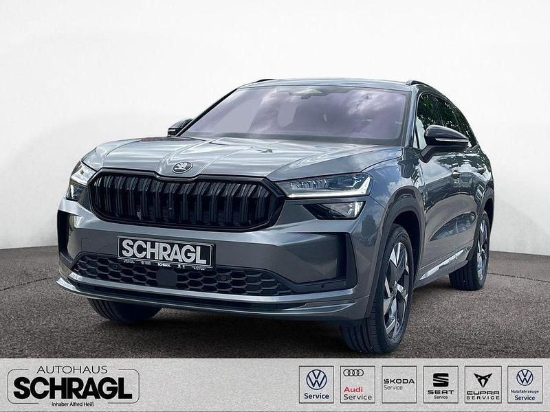 Graphitegrau metallic Gebraucht 2025 Skoda Kodiaq SportLine SUV | 48.985 € (Fairer Preis) - Bild 1/4