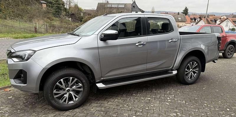 Neu Isuzu D-Max 163 PS (119 kW) 2025 Mercury SUV