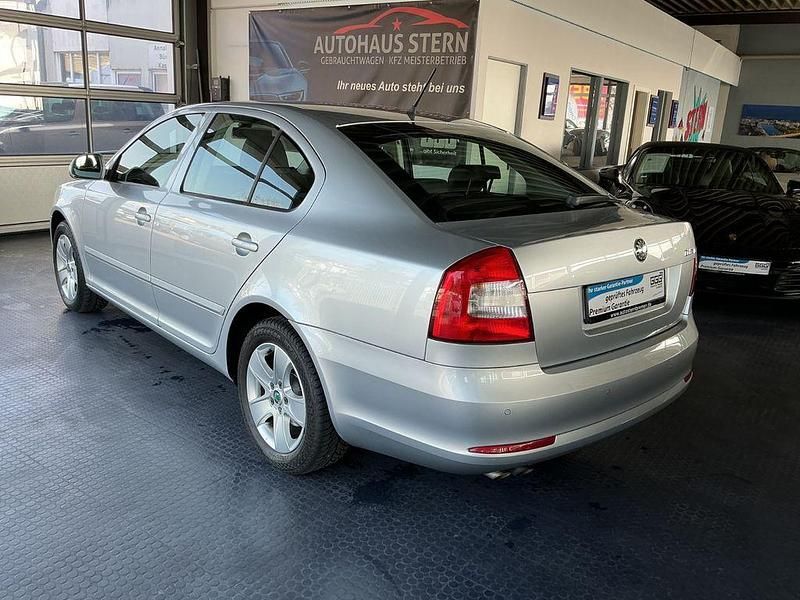 Gebraucht Skoda Octavia Elegance 122 PS (89 kW) 2012 Silber Limousine
