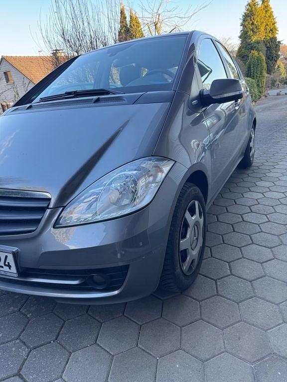 Gebraucht Mercedes A160 95 PS (69 kW) 2010 Grau Van / Kleinbus