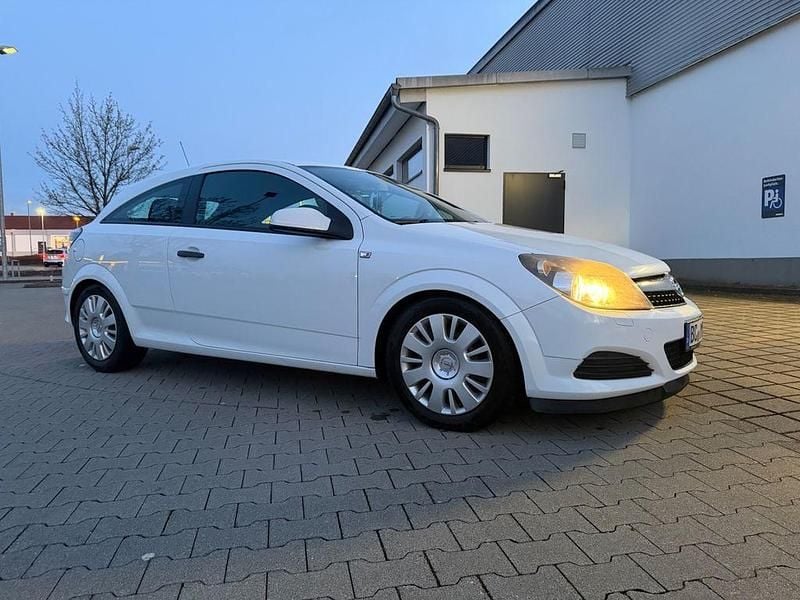Gebraucht Opel Astra GTC 116 PS (85 kW) 2009 Weiß Limousine
