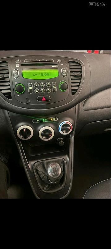 Gebraucht Hyundai i10 67 PS (49 kW) 2009 Rot Kleinwagen