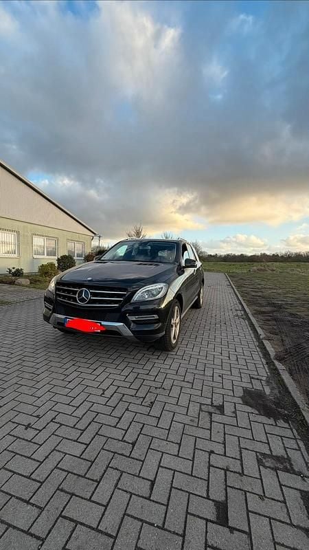 Gebraucht Mercedes ML250 204 PS (150 kW) 2013 Schwarz SUV