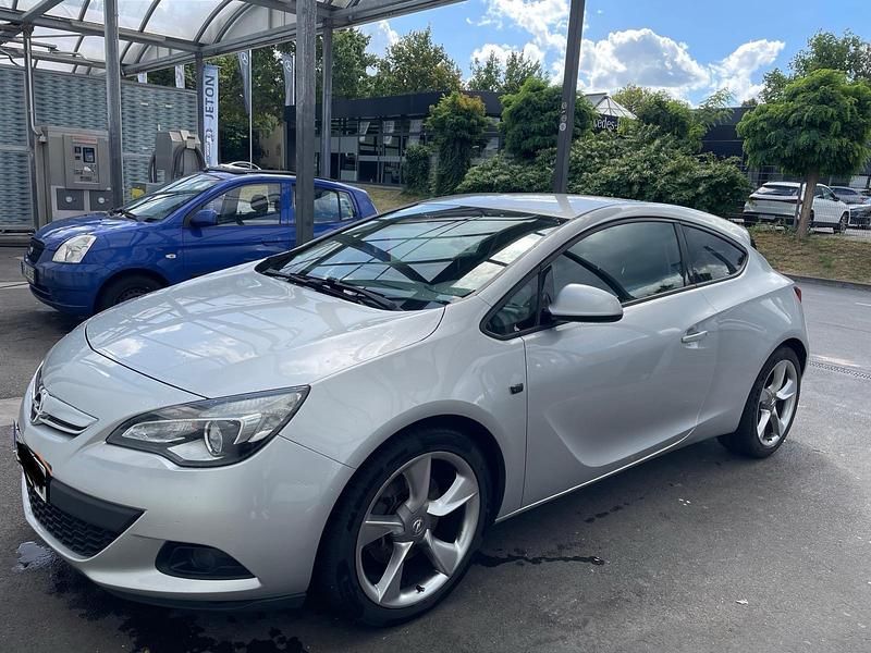 Grau Gebraucht 2011 Opel Astra GTC Coupé | 6.499 € (Teuer) - Bild 1/4