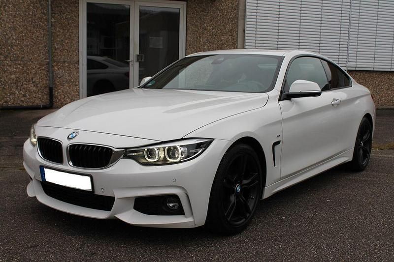 Weiß Gebraucht 2017 BMW 430 M Sport Coupé | 21.200 € (Etwas zu teuer) - Bild 1/4