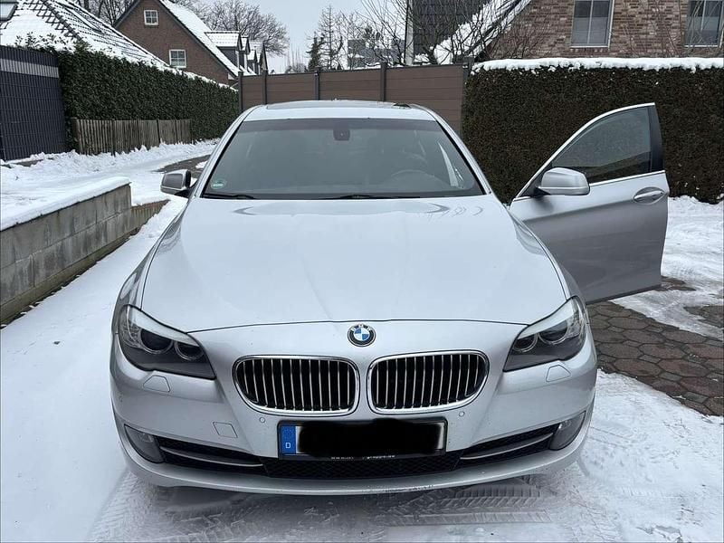 Grau Gebraucht 2010 BMW 525 Limousine | 7.999 € (Guter Preis) - Bild 1/4
