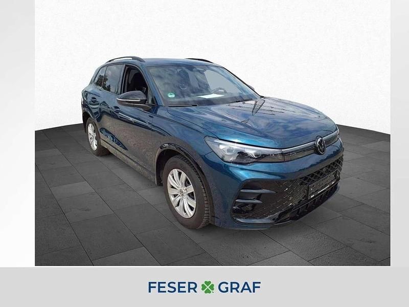 Nightshade blue metallic Gebraucht 2024 VW Tiguan R-line SUV | 38.550 € (Fairer Preis) - Bild 1/4