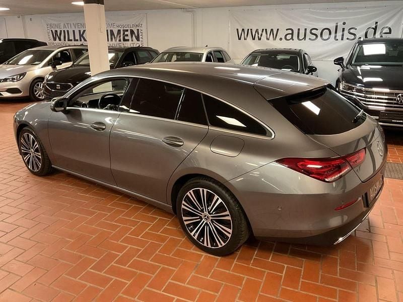 Gebraucht Mercedes CLA200 Shooting Brake 150 PS (110 kW) 2021 Mountaingrau Kombi