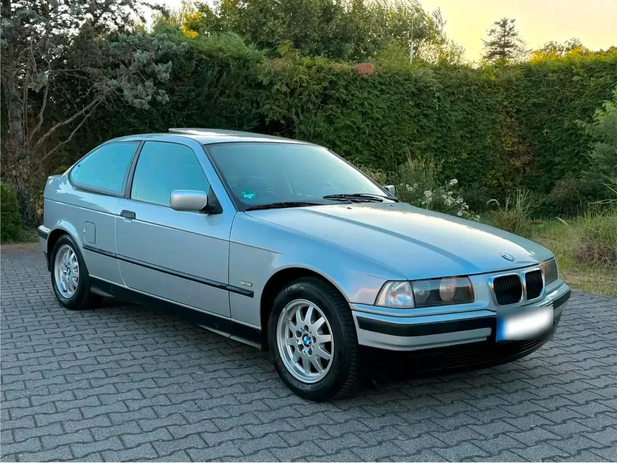Gebraucht BMW 316 105 PS (77 kW) 1999 Silber Kleinwagen