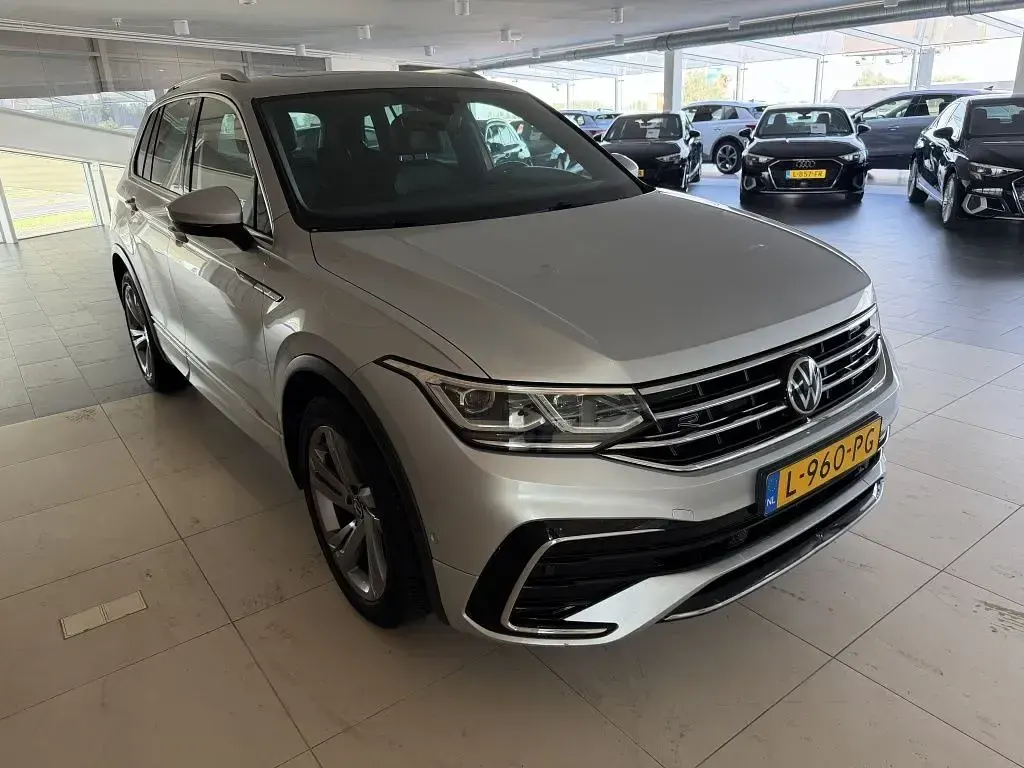 Gebraucht VW Tiguan R-line 150 PS (110 kW) 2021 Grau SUV
