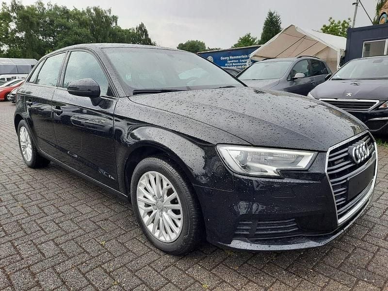 Gebraucht Audi A3 Sportback 150 PS (110 kW) 2016 Schwarz Kleinwagen
