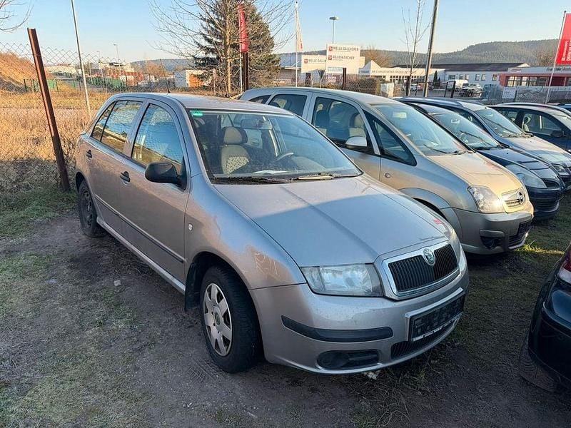 Grau Gebraucht 2004 Skoda Fabia Kleinwagen | 1.200 € (Guter Preis) - Bild 1/4