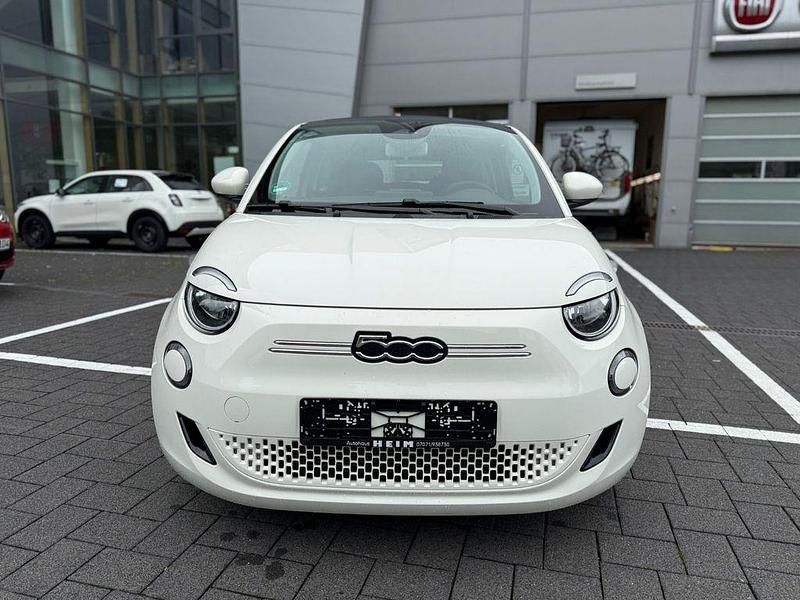 Gebraucht Fiat 500e Basis 86 kW (118 PS) 2023 Weiß Kleinwagen