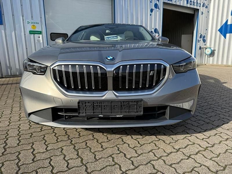 Gebraucht BMW i5 Sport Line 250 kW (340 PS) 2024 Grau Limousine