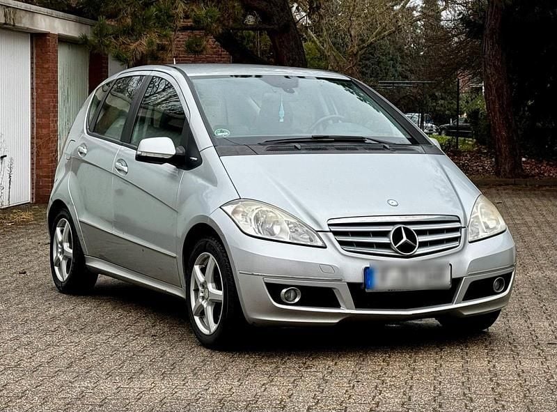 Silber Gebraucht 2009 Mercedes A150 Kleinwagen | 1.450 € (Fairer Preis) - Bild 1/4