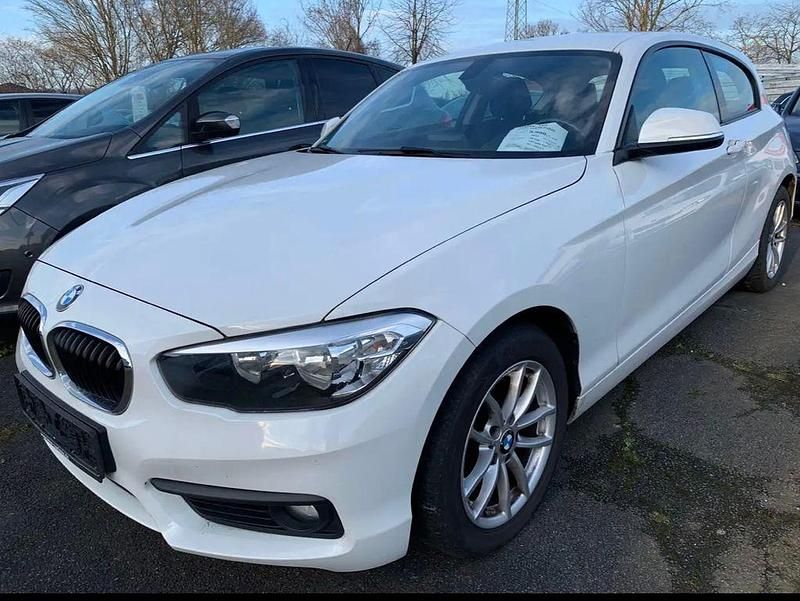 Gebraucht BMW 116 Advantage 116 PS (85 kW) 2016 Alpinweiss 3 Kleinwagen
