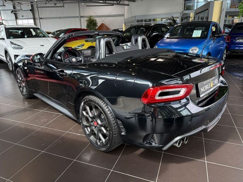 Gebraucht Abarth 124 Spider Basis 170 PS (125 kW) 2018 Schwarz (colore esterno (jet black (meta (metallic) Cabrio