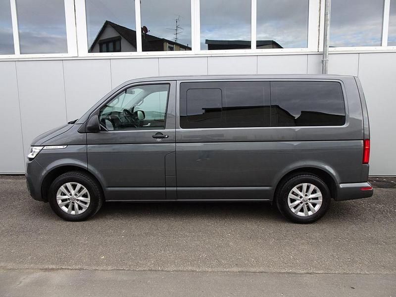 Gebraucht VW Multivan 150 PS (110 kW) 2020 Grau Van