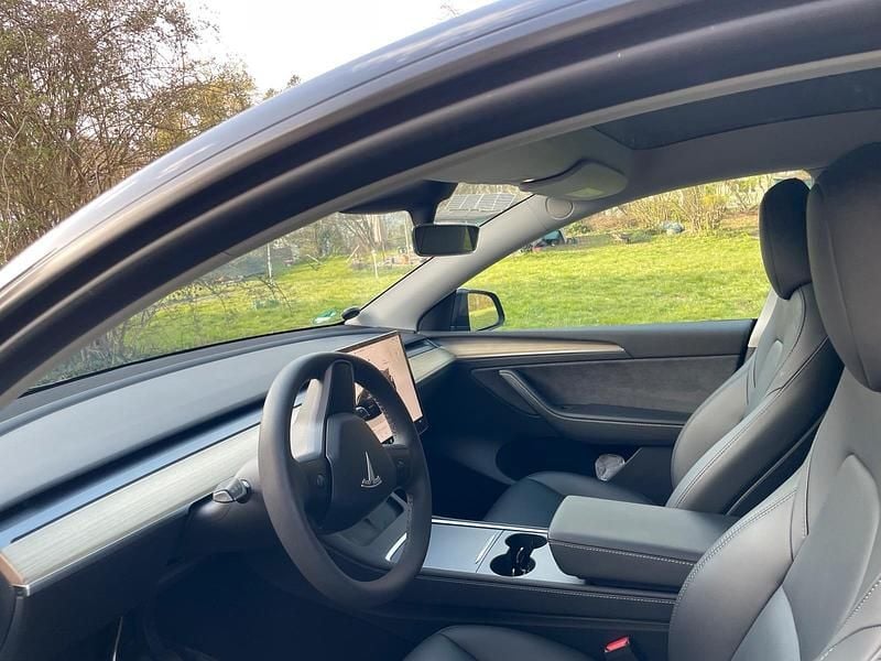 Gebraucht Tesla Model Y 219 kW (299 PS) 2023 Schwarz SUV