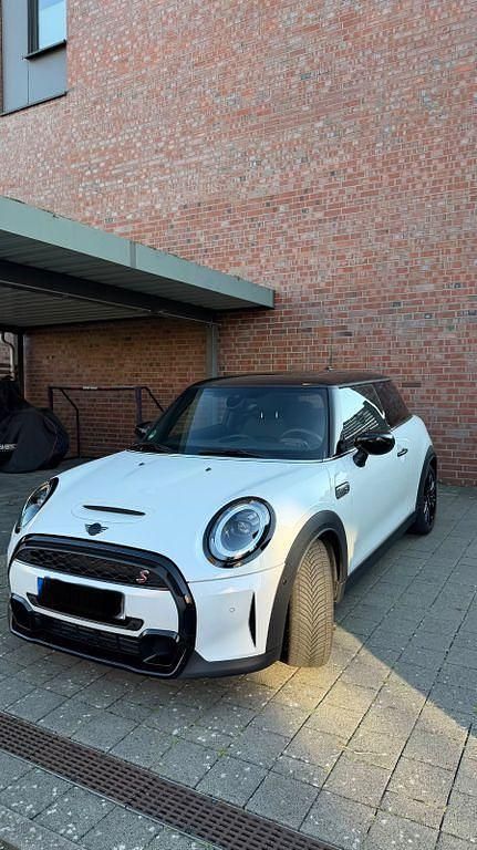 Weiß Gebraucht 2023 Mini Cooper S Classic Kleinwagen | 28.000 € (Fairer Preis) - Bild 1/4
