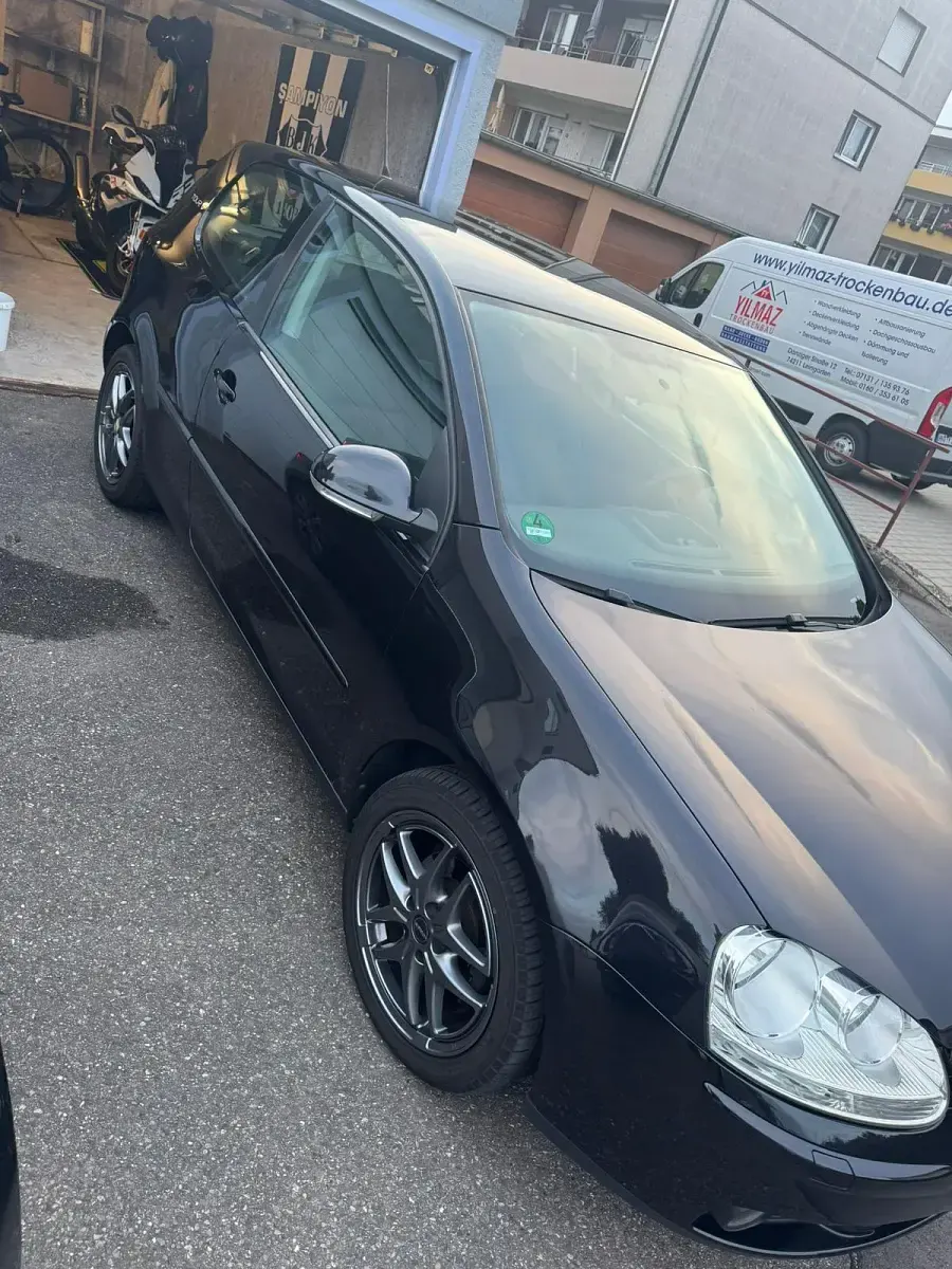 Gebraucht VW Golf V 80 PS (58 kW) 2007 Schwarz Kleinwagen
