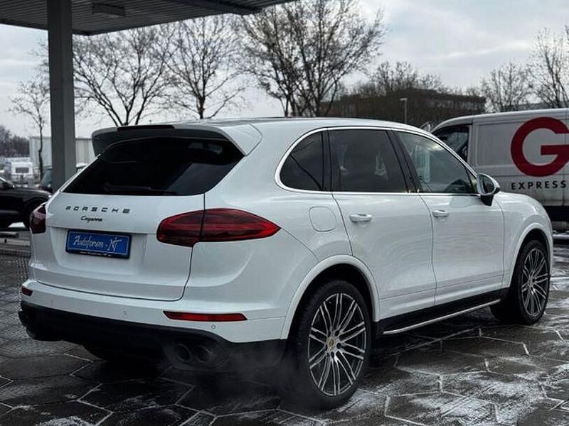 Second-hand Porsche Cayenne Platinum Edition 285 CP (209 kW) 2016 Alb SUV