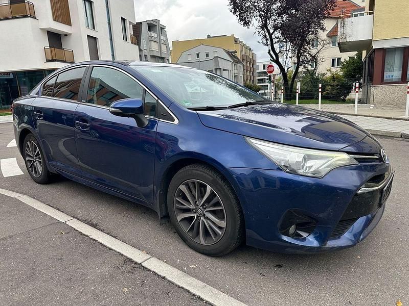 Blau Gebraucht 2016 Toyota Avensis Edition-S Limousine | 7.999 € - Bild 1/4
