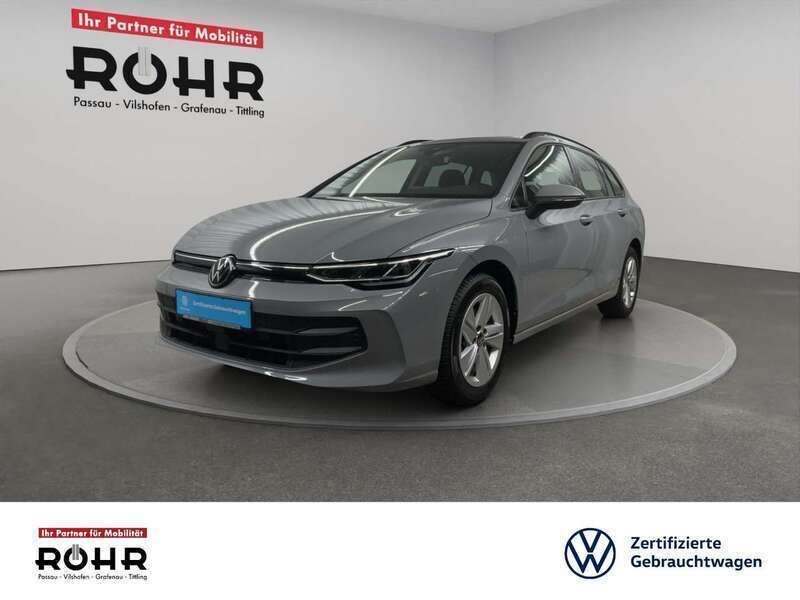 Mondsteingrau Gebraucht 2024 VW Golf VIII Life Kombi | 25.140 € (Fairer Preis) - Bild 1/4