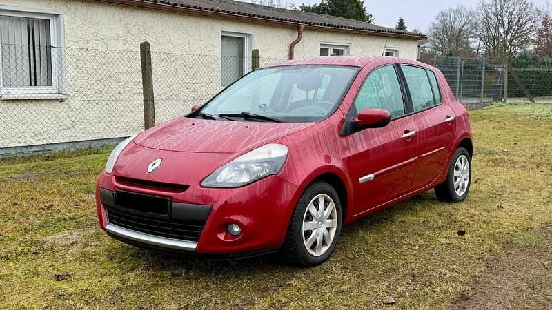 Gebraucht Renault Clio III Dynamique 75 PS (55 kW) 2010 Rot Kleinwagen