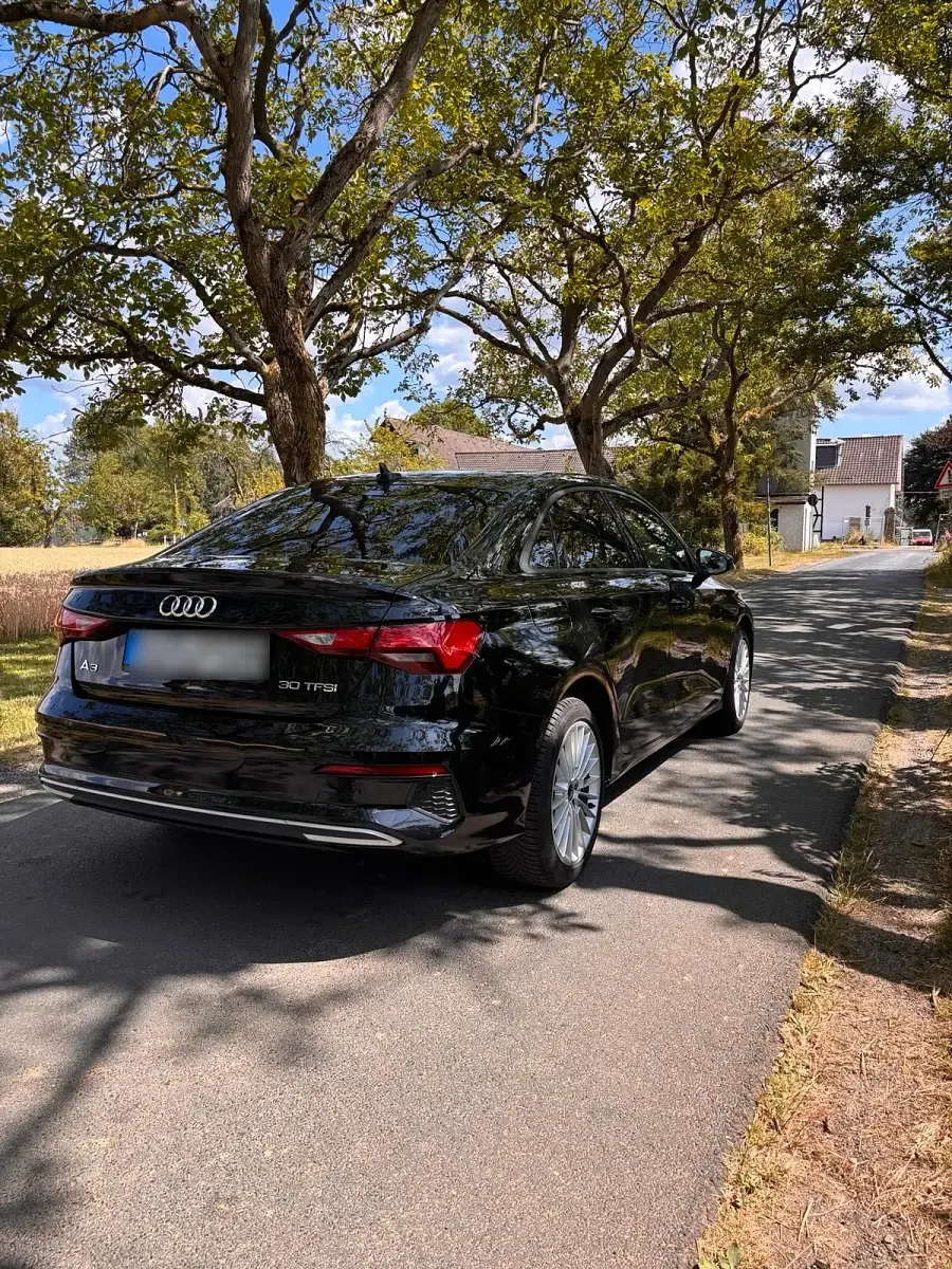 Gebraucht Audi A3 110 PS (80 kW) 2022 Schwarz Limousine