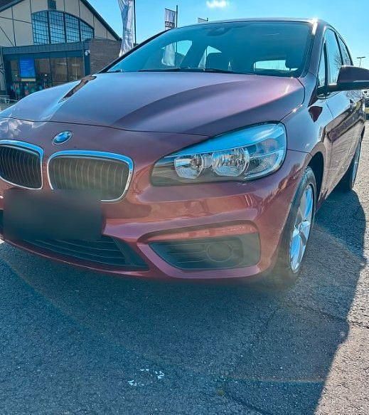 Gebraucht BMW 218 Basis 136 PS (100 kW) 2015 Rot Kombi