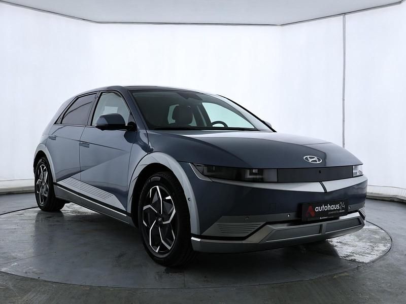 Blau Gebraucht 2022 Hyundai Ioniq Kleinwagen | 30.970 € (Teuer) - Bild 1/4