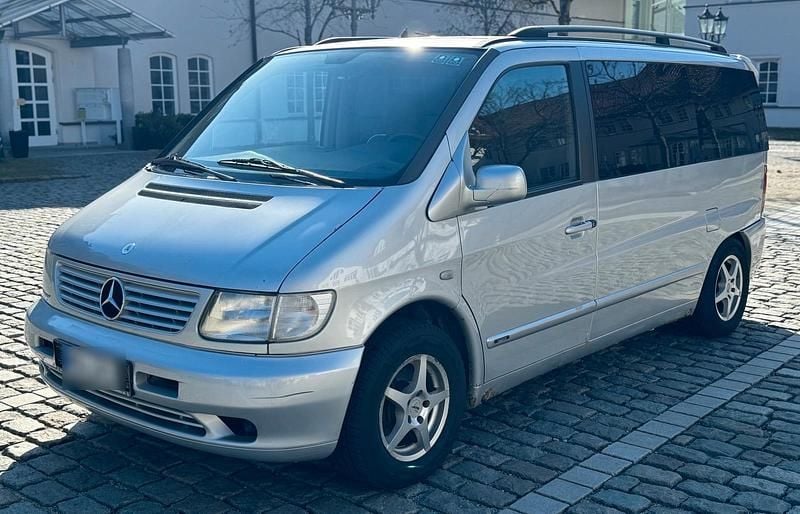 Second-hand Mercedes Vito 122 CP (89 kW) 2003 Argintiu Van