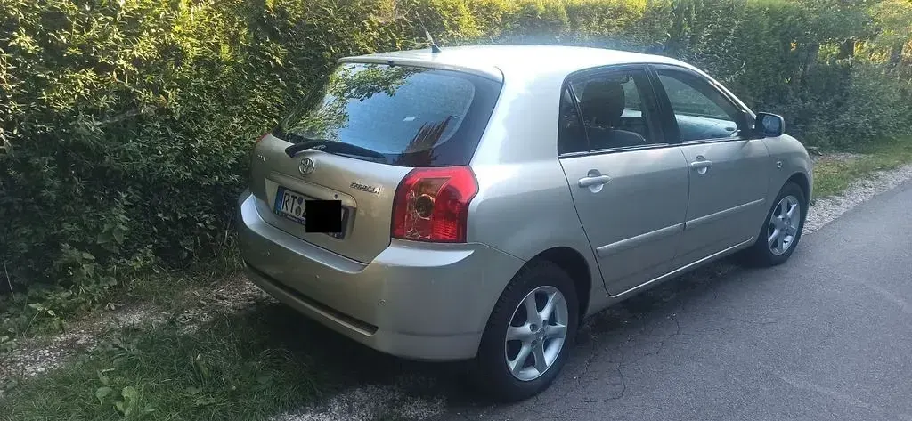 Gebraucht Toyota Corolla Luna 110 PS (80 kW) 2005 Silber Limousine