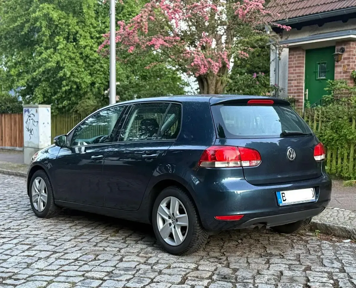 Gebraucht VW Golf VI 122 PS (89 kW) 2009 Blau Kleinwagen