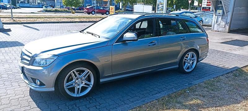 Grau Gebraucht 2008 Mercedes 220 Avantgarde Kombi | 4.500 € - Bild 1/4
