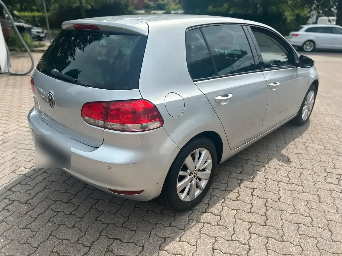 Gebraucht VW Golf VI 82 PS (60 kW) 2011 Silber Kleinwagen