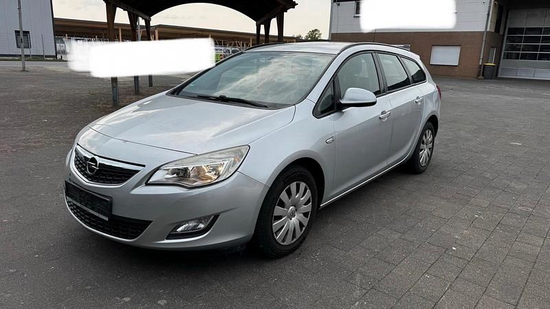 Gebraucht Opel Astra 140 PS (102 kW) 2012 Silber Kombi