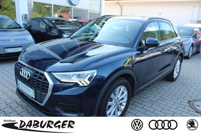 Blau Gebraucht 2019 Audi Q3 SUV | 27.490 € (Guter Preis) - Bild 1/4