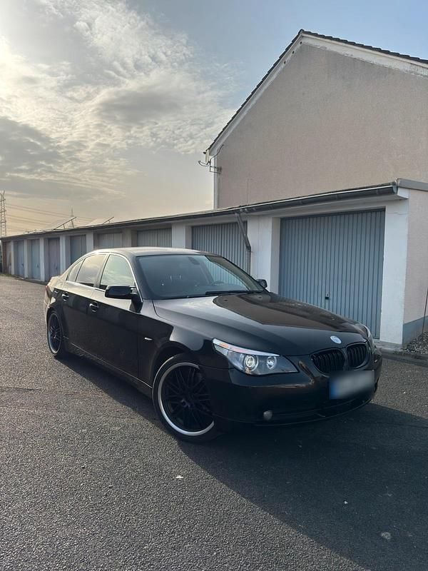 Gebraucht BMW 523 177 PS (130 kW) 2005 Schwarz Limousine