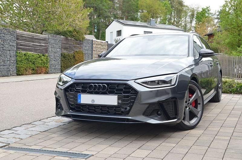 Grau Gebraucht 2024 Audi A4 S-Line Kombi | 43.700 € (Teuer) - Bild 1/4