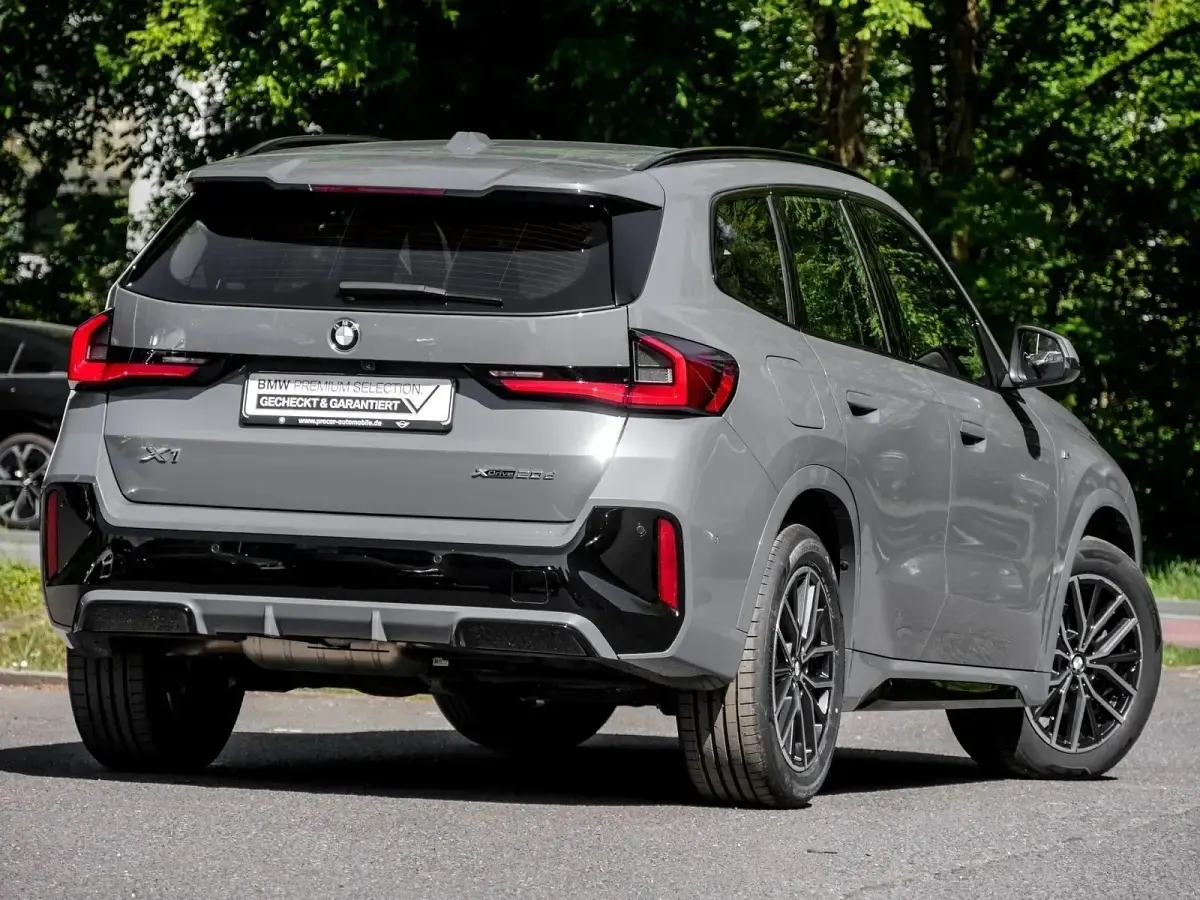 Gebraucht BMW X1 M Sport 163 PS (119 kW) 2025 Bmw individual storm SUV