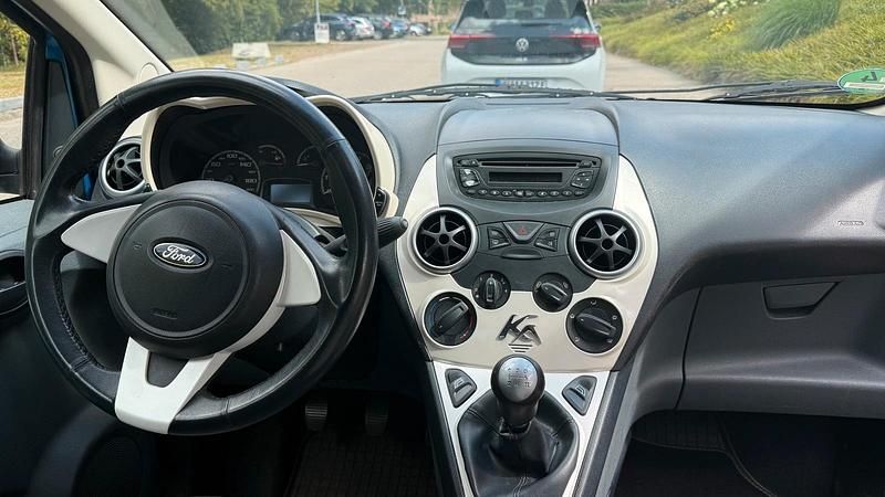 Blau Gebraucht 2010 Ford Ka Titanium Kleinwagen | 3.490 € - Bild 1/4