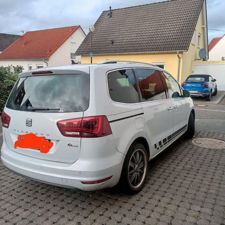 Grau Gebraucht 2018 Seat Alhambra XCELLENCE Van / Kleinbus | 23.500 € (Fairer Preis) - Bild 1/4