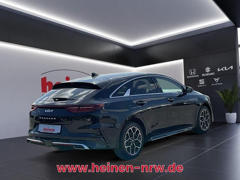 Neu Kia ProCeed 140 PS (102 kW) 2025 Schwarz Kleinwagen