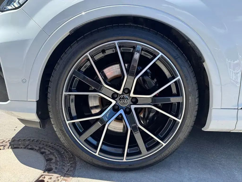 Gebraucht Audi SQ7 Competition 507 PS (372 kW) 2023 Gletscherweiß metallic SUV